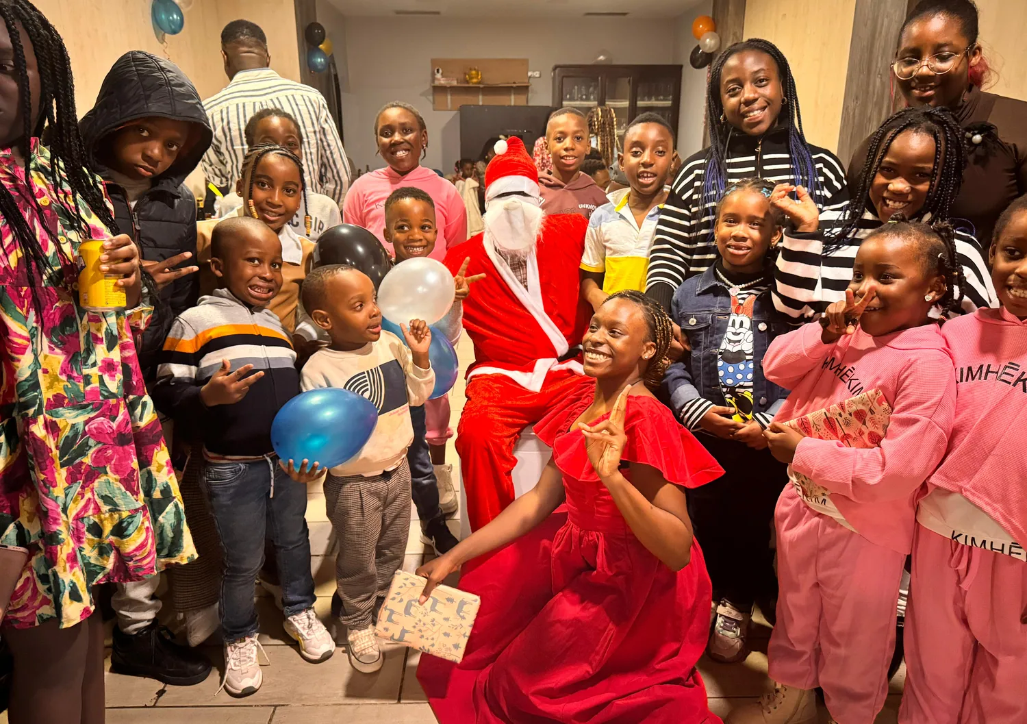 Niños y niñas de ASA Valencia en una celebración de la asociación